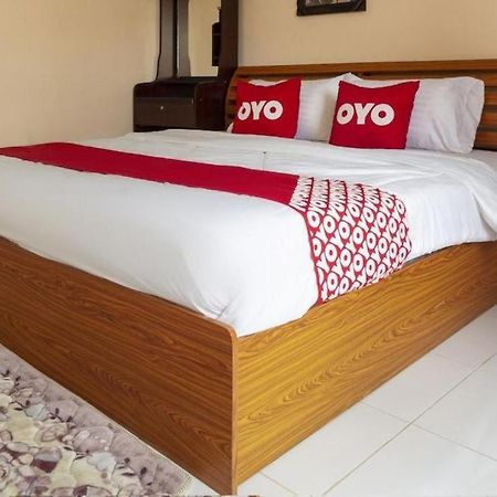 โอโย 75356 ทิพย์สิริ ลอดจ์ Hotel เชียงใหม่ ภายนอก รูปภาพ