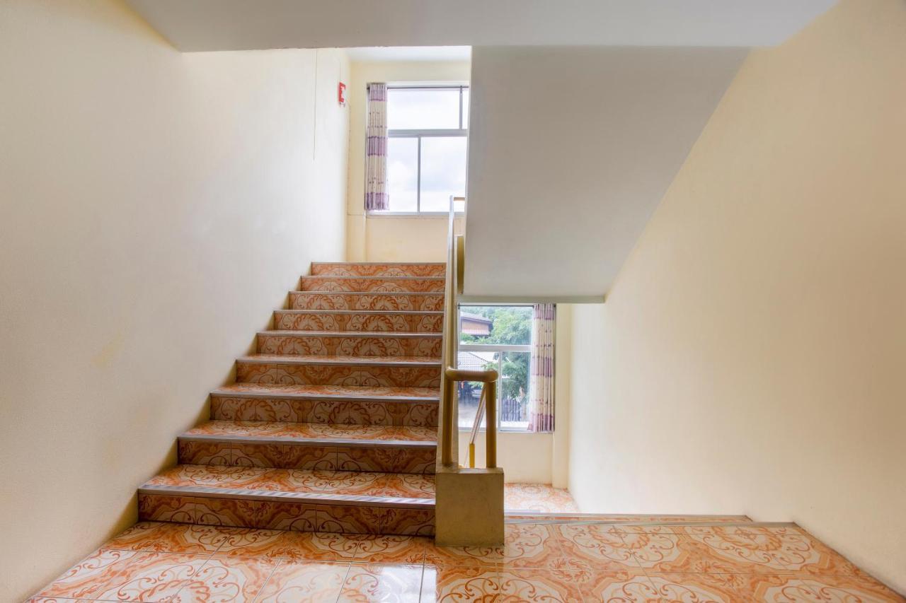 โอโย 75356 ทิพย์สิริ ลอดจ์ Hotel เชียงใหม่ ภายนอก รูปภาพ