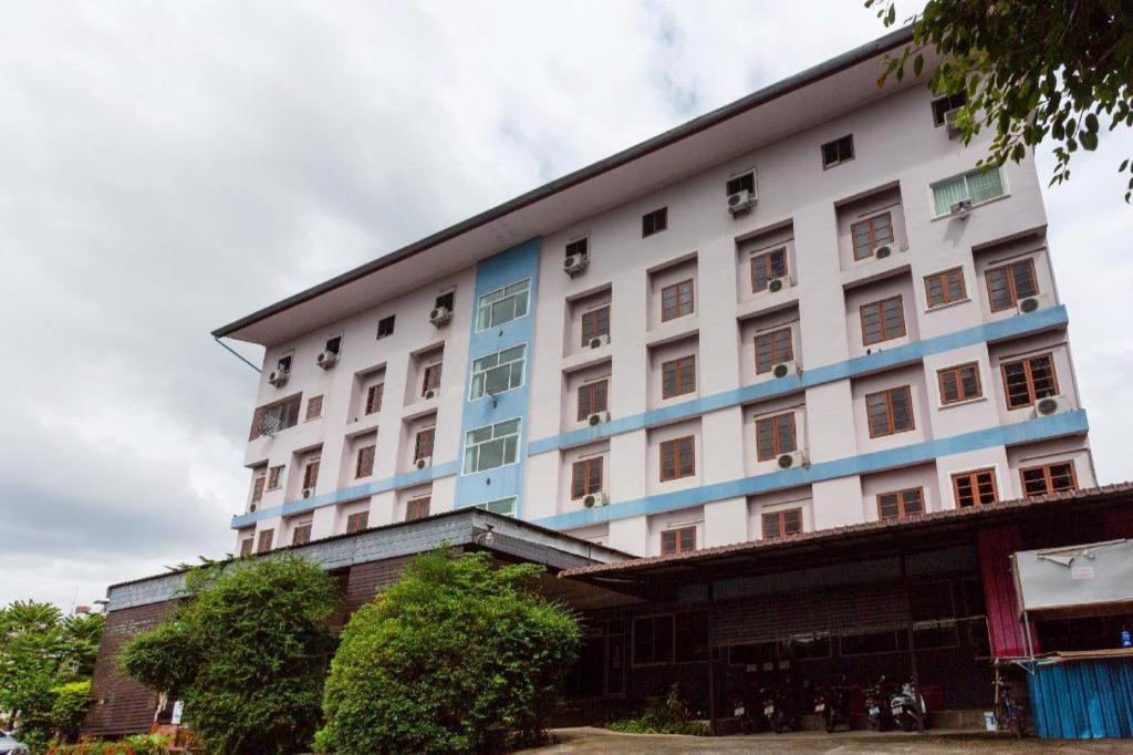 โอโย 75356 ทิพย์สิริ ลอดจ์ Hotel เชียงใหม่ ภายนอก รูปภาพ