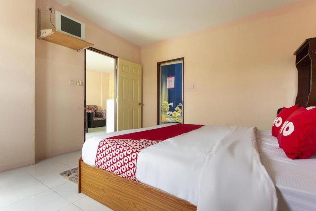 โอโย 75356 ทิพย์สิริ ลอดจ์ Hotel เชียงใหม่ ภายนอก รูปภาพ