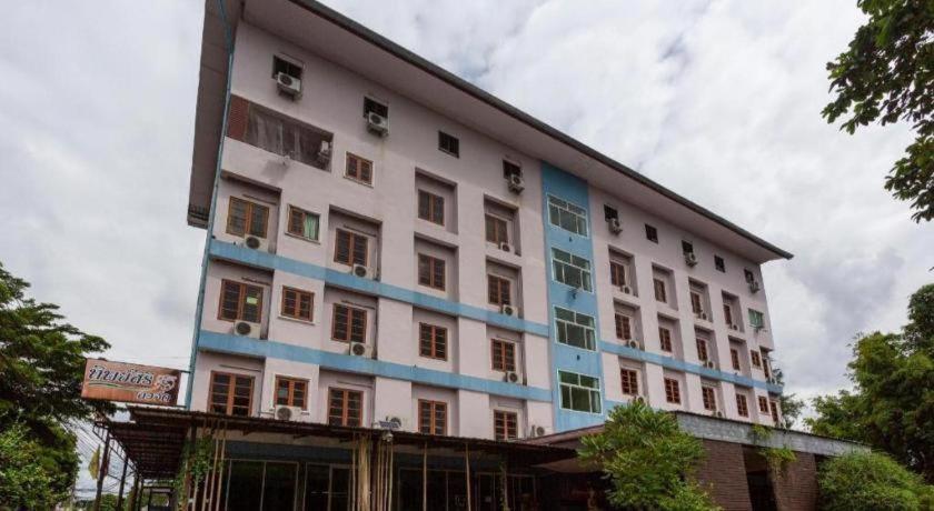 โอโย 75356 ทิพย์สิริ ลอดจ์ Hotel เชียงใหม่ ภายนอก รูปภาพ
