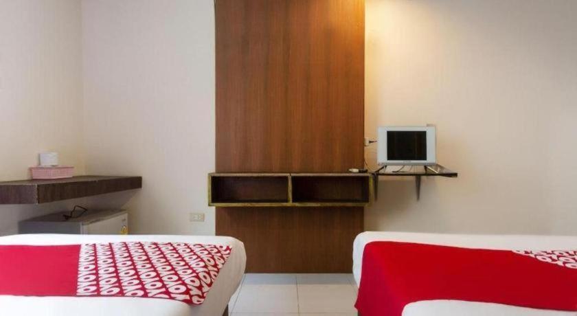 โอโย 75356 ทิพย์สิริ ลอดจ์ Hotel เชียงใหม่ ภายนอก รูปภาพ
