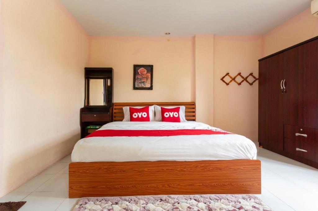 โอโย 75356 ทิพย์สิริ ลอดจ์ Hotel เชียงใหม่ ภายนอก รูปภาพ