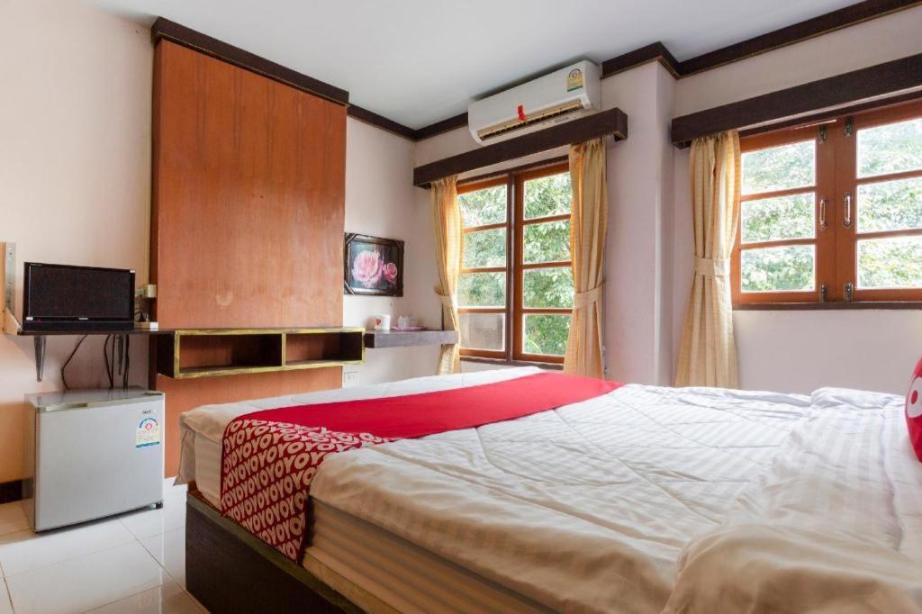 โอโย 75356 ทิพย์สิริ ลอดจ์ Hotel เชียงใหม่ ภายนอก รูปภาพ