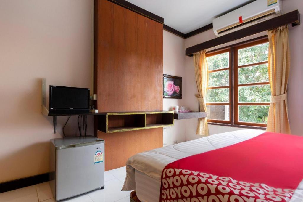 โอโย 75356 ทิพย์สิริ ลอดจ์ Hotel เชียงใหม่ ภายนอก รูปภาพ