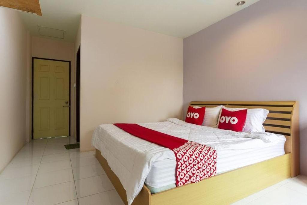 โอโย 75356 ทิพย์สิริ ลอดจ์ Hotel เชียงใหม่ ภายนอก รูปภาพ