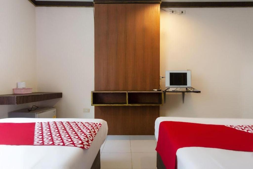 โอโย 75356 ทิพย์สิริ ลอดจ์ Hotel เชียงใหม่ ภายนอก รูปภาพ